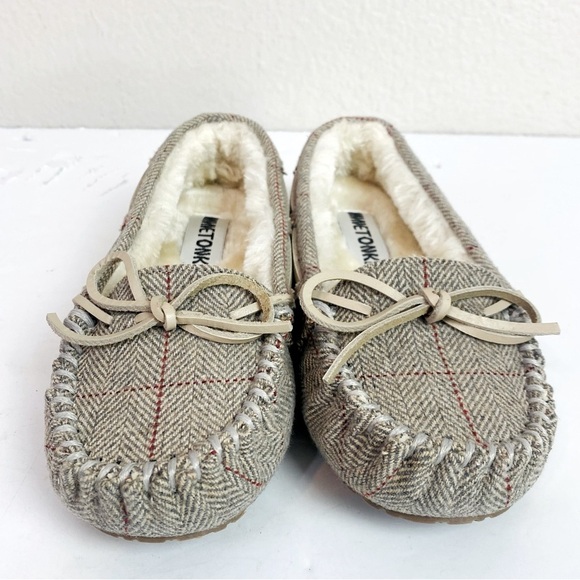 Minnetonka Plaid Trapper Hard Sole Moccasin Slippers Size 6 - Picture 1 of 7